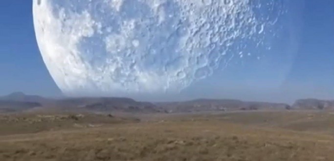 VDEO EM QUE A LUA APARECE GIGANTE E COBRINDO O SOL  UMA ANIMAO GRFICA