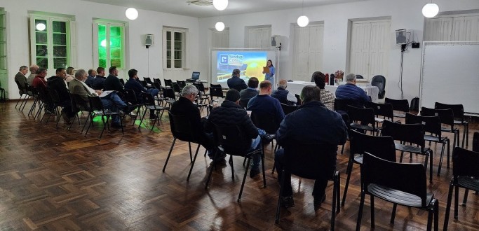 ENCONTRO APRESENTA MO DE OBRA DISPONVEL PARA REA DA CONSTRUO CIVIL, EM RG