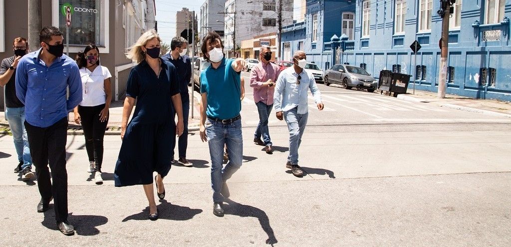 PREFEITA ENTREGA RUA GENERAL TELLES REQUALIFICADA, EM PELOTAS