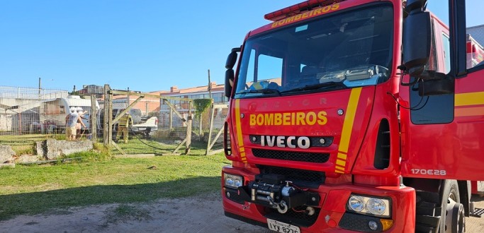 CAMINHONETE  ATINGIDA POR PRINCPIO DE INCNDIO, NO CASSINO