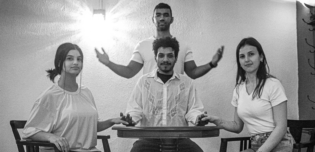 PEA O LADO AZUL DA VIDA SER ENCENADA NO PALCO DO TEATRO MUNICIPAL