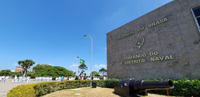 AGITA��O MAR�TIMA PODER� PROVOCAR RESSACA COM ONDAS DE TR�S METROS NO LITORAL DO RS