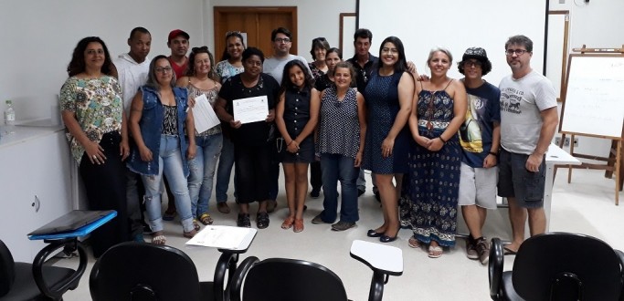 PARTICIPANTES DO PROGRAMA FAMLIA ACOLHEDORA RECEBERAM CERTIFICADOS DE FORMAO NO CURSO DE CAPACITAO