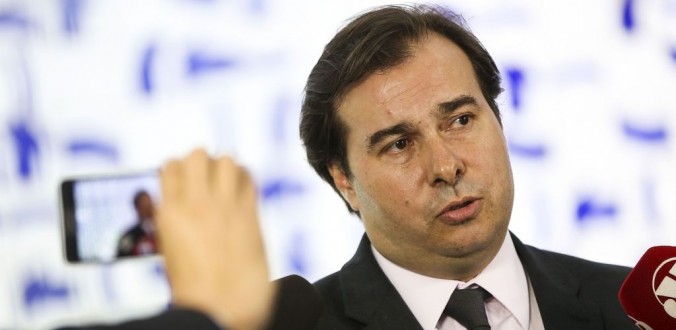 MAIA DEFENDE PRIVATIZAES E QUESTIONA ESTABILIDADE NO EMPREGO PBLICO