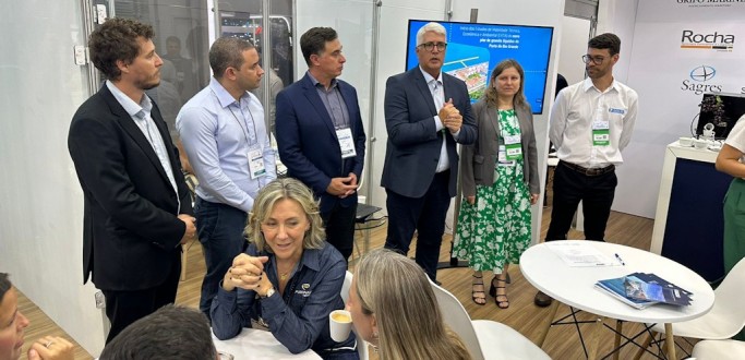 PORTOS RS LANA AVISO PBLICO DE CONSTRUO DE NOVO PER DE GRANEIS LQUIDOS NA INTERMODAL