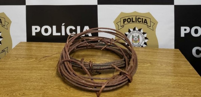 POLCIA CIVIL DE SJN PRENDE HOMENS POR RECEPTAO DE FIOS E CABOS