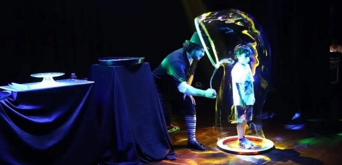 PARTAGE SHOPPING RECEBER ESPETCULO O MAGO DAS MEGABOLHAS NESTE SBADO (16)