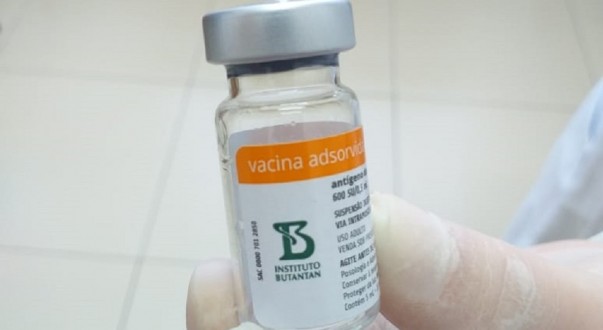 MINIST�RIO DA SA�DE RECEBE DO BUTANTAN 1 MILH�O DE DOSES DE VACINA CONTRA COVID-19