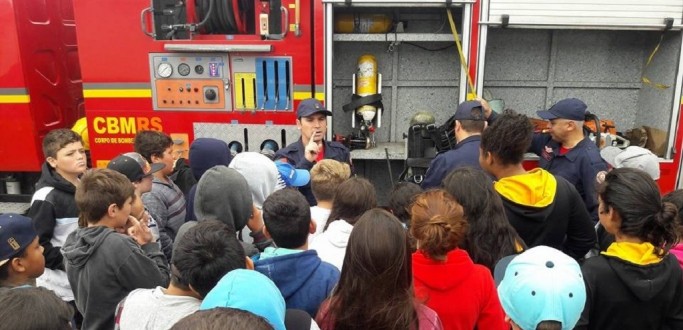 PROJETO QUARTEL NA ESCOLA REALIZOU ONTEM SUA PRIMEIRA EDI��O