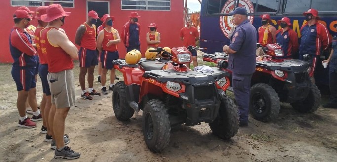 GUARDA-VIDAS RECEBEM QUADRICICLOS PARA QUALIFICAR ATENDIMENTO NO CASSINO