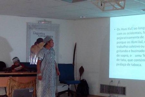 PESQUISADOR  PRIMEIRO NDIO A RECEBER TTULO DE DOUTOR EM LINGUSTICA PELA UnB