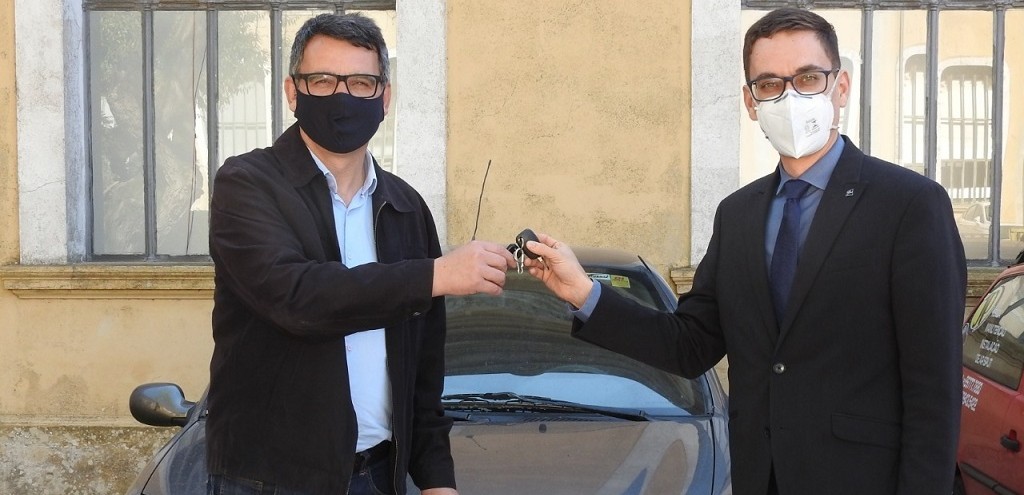 PREFEITURA DE RG RECEBE DA RECEITA FEDERAL A DOAO DE QUATRO VECULOS