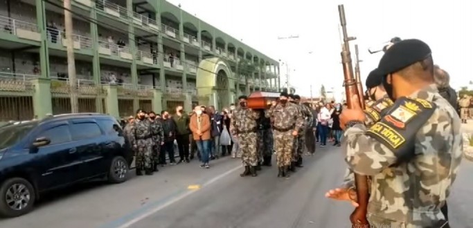 POLICIAL MILITAR  ENTERRADO COM HOMENAGENS, EM PELOTAS