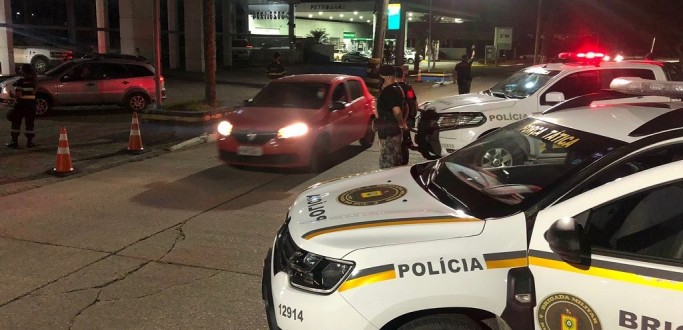 AO INTEGRADA DA SEGURANA PBLICA ABORDA MAIS DE 400 PESSOAS, EM PELOTAS