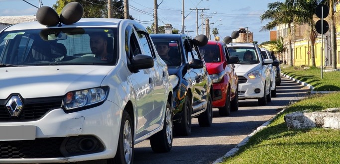 MOTORISTA DE APLICATIVO MORTA A TIROS � HOMENAGEADA POR COLEGAS COM CARREATA