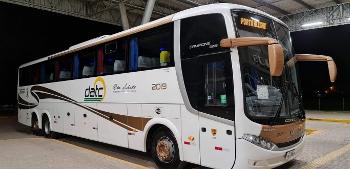 DEFESA CIVIL E SMCAS AJUDAM CASAL DE MORADORES DE RUA A VOLTAR PARA CIDADE DE ORIGEM